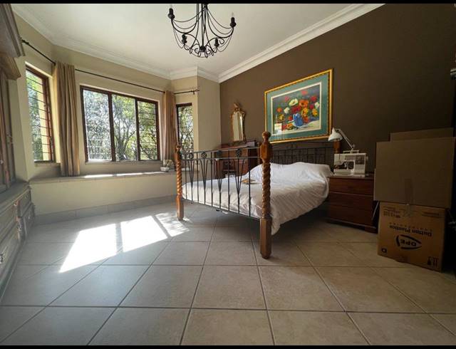 6 BEDROOM HOUSE FOR SALE IN LEEUWFONTEIN ESTATE